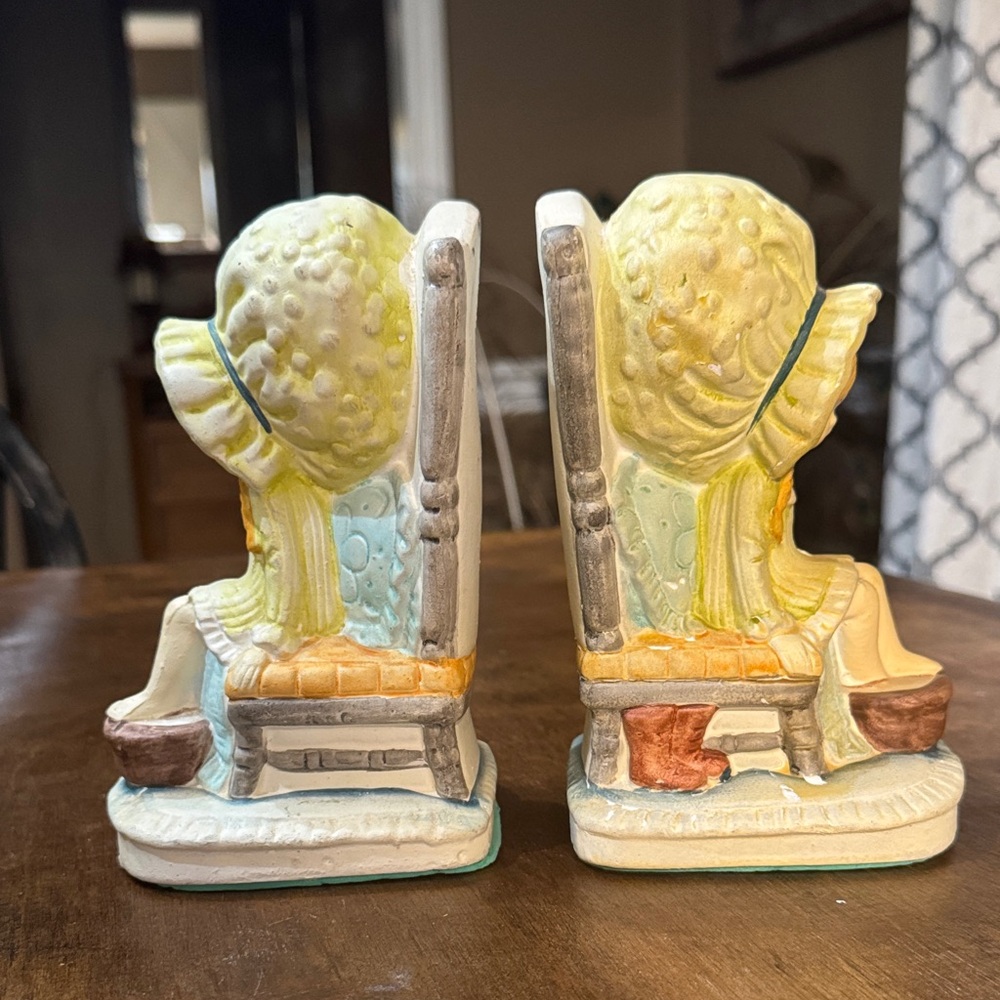 Holiday Fair Little Girl Bookends - Picture 5 of 12